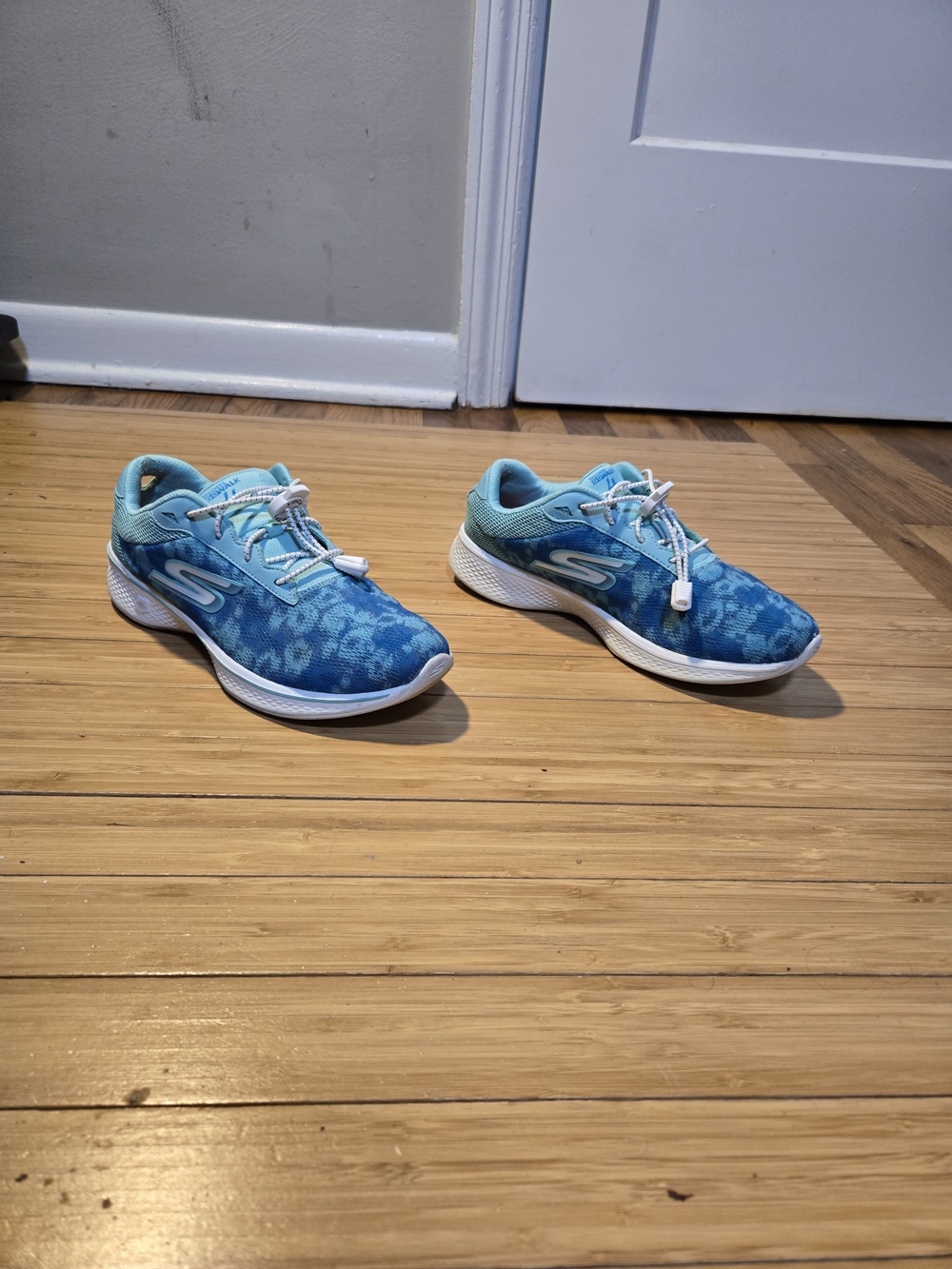 Skechers Women's Aqua Blue Patterned Athletic Sneakers